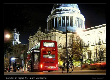 nocny-londyn-pri-st-pauls-cathedral